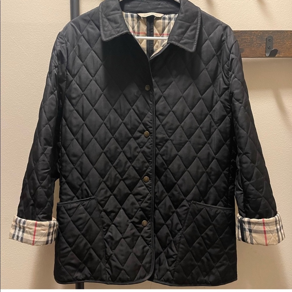 Burberry jacket/coat - classic quilted with signature Burberry pattern